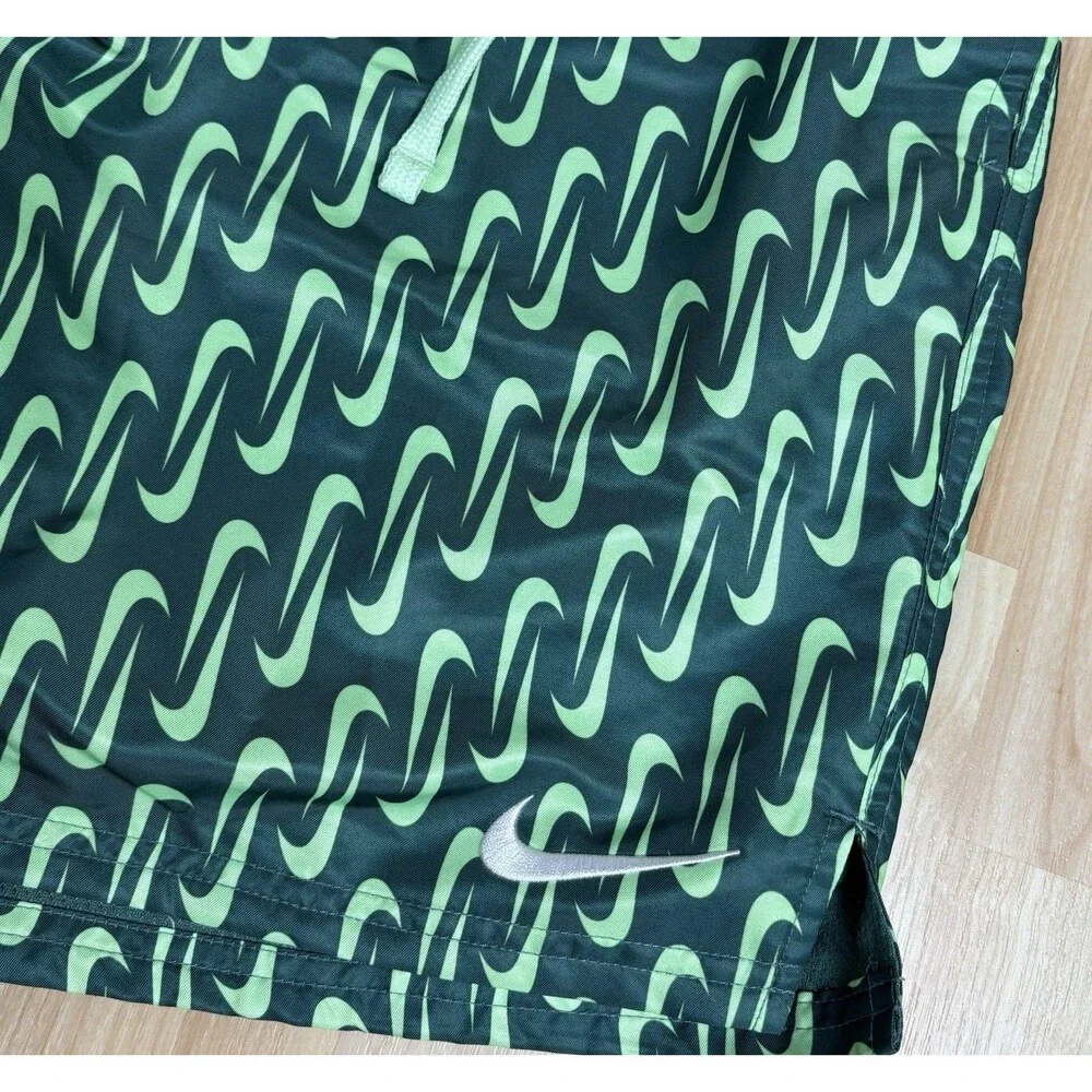 Men’s Nike Embroidered Shorts / Swim Trunks / Green / Size XL / Summer